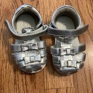 Genuine kids by Oshkosh silver fisherman sandals baby 3